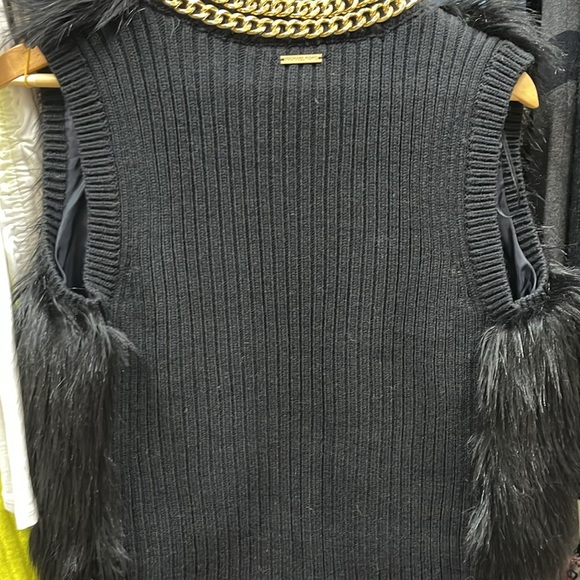 Michael Kors Vest. - Picture 4 of 7